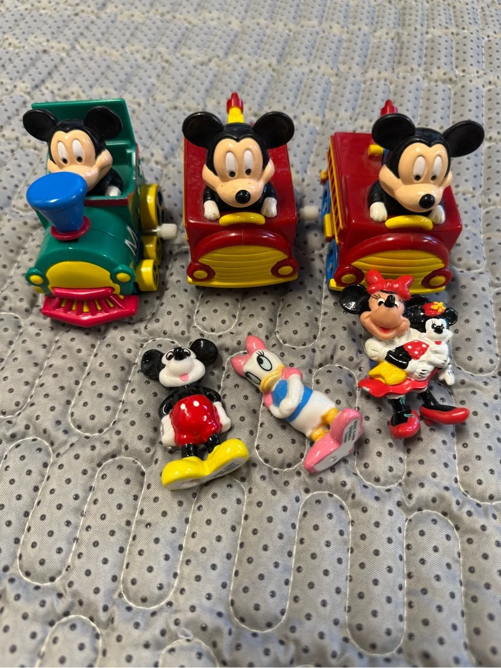 VTG Disney Mickey & Friends Red Green Yellow Train Toy Set